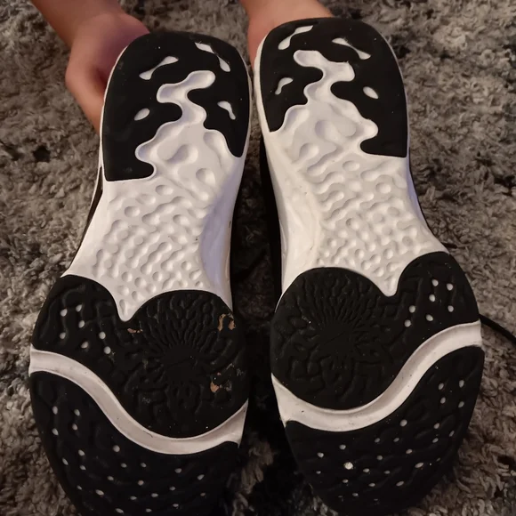 Black & White Nike Renew In-Season - Picture 4 of 4